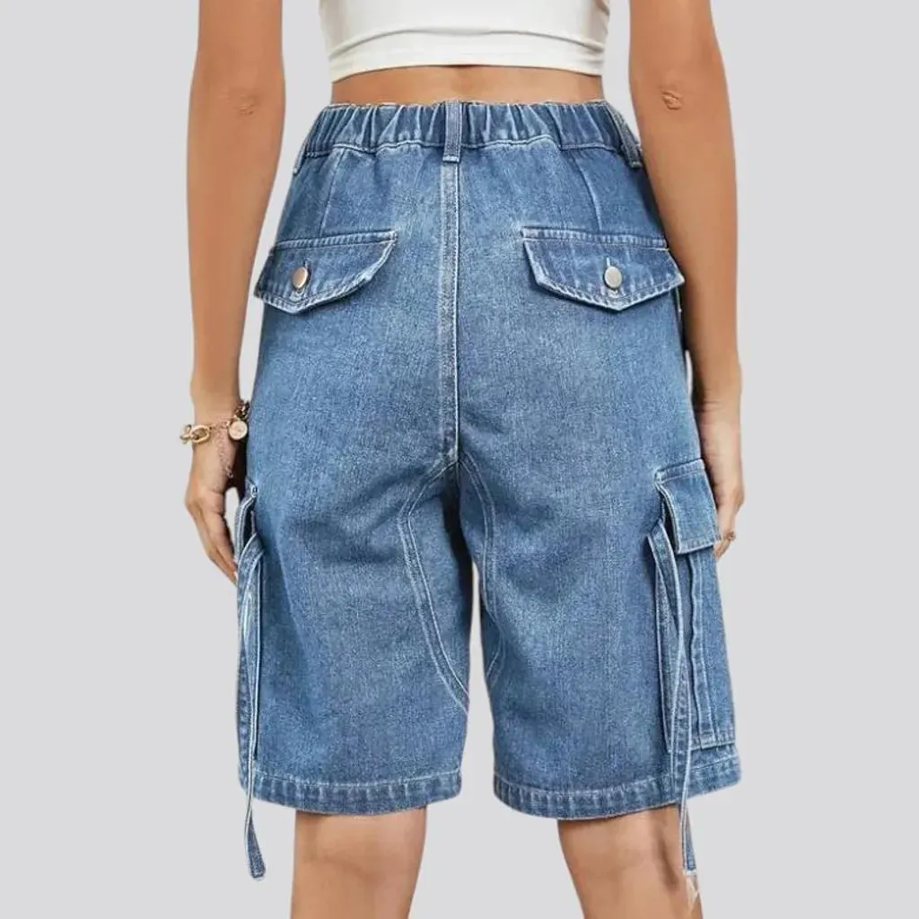 Knee-length high-waist denim shorts